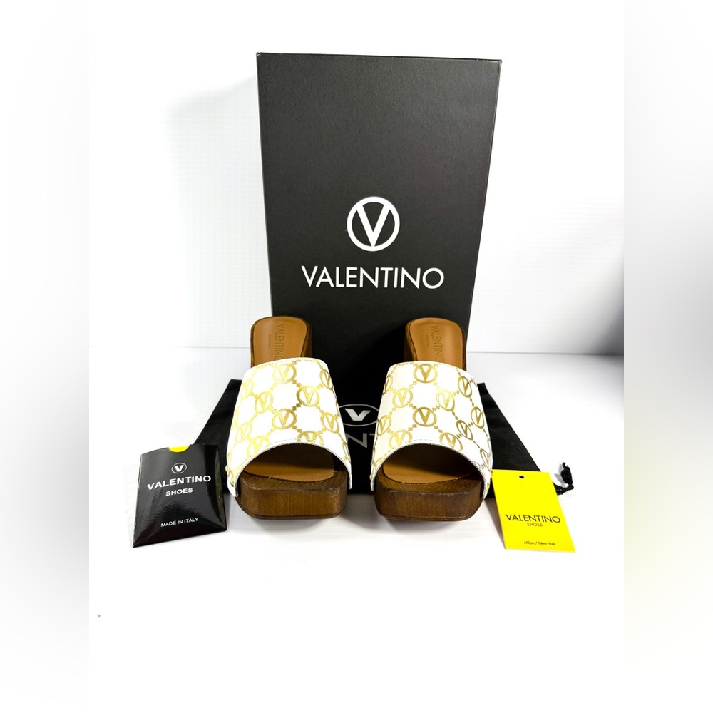 Valentino Women's Kiki White and Gold Mules size 8